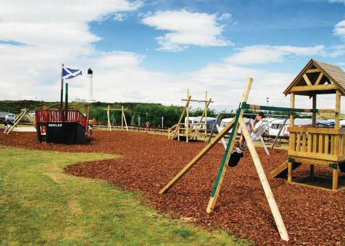 Straker Lodges