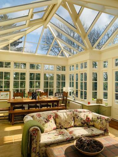 Bed & Breakfast Larchmount House