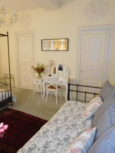 Bed & Breakfast Chambres D'h�tes Ch�teau De Courcelette