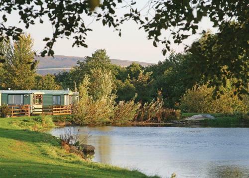 Riverside Country Park