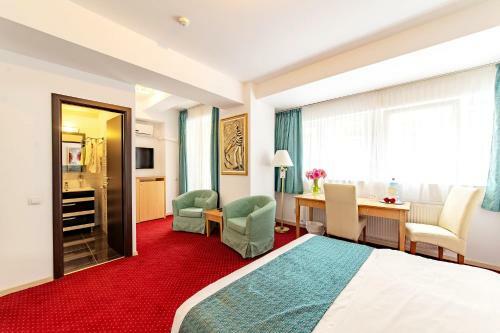 Caesar's Downtown Aparthotel