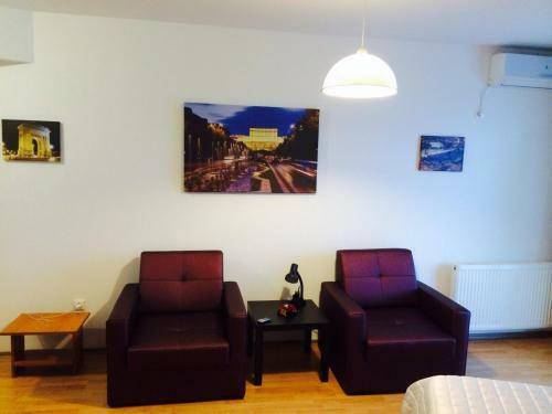Cosmo Plaza Apartment