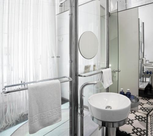 Chic & Basic Born Boutique Hotel