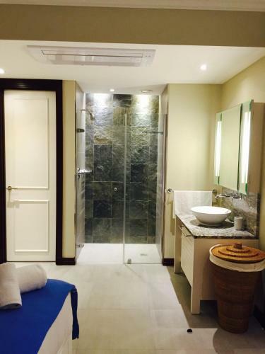Eden Island Luxury Apartment