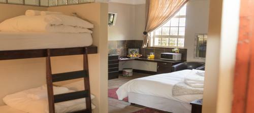 Hostal Ou Skool Guesthouse