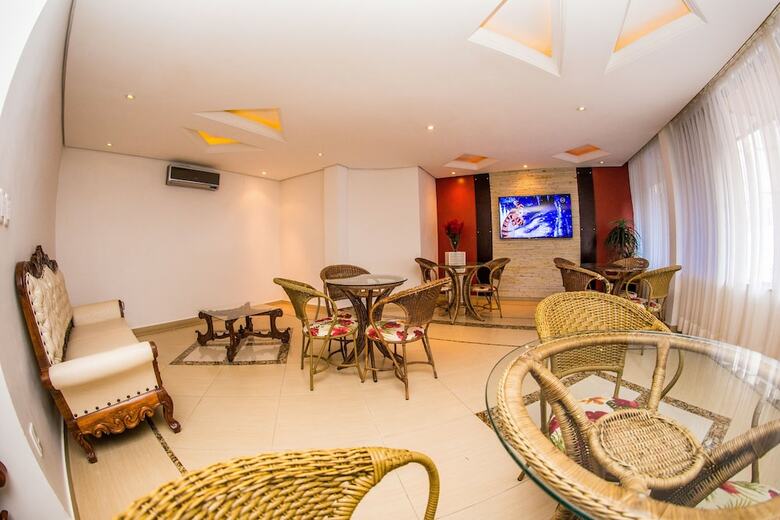 Hotel Rouxinol