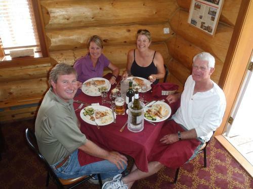 Hotel Northern Rockies Lodge
