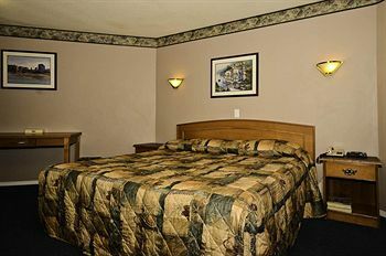 Hotel Canadas Best Value Inn & Suites