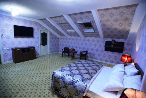 City Line Boutique Hotel