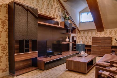 City Line Boutique Hotel