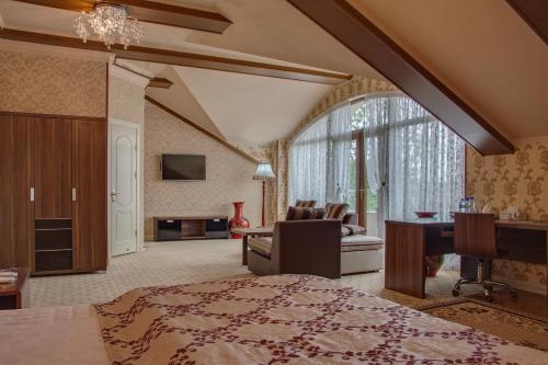 City Line Boutique Hotel