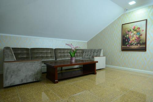 City Line Boutique Hotel