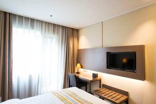Hotel Home Inn Plus Shanghai Xujiahui