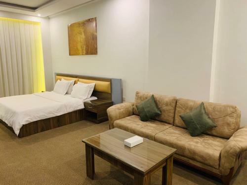 Hotel Platinum The First