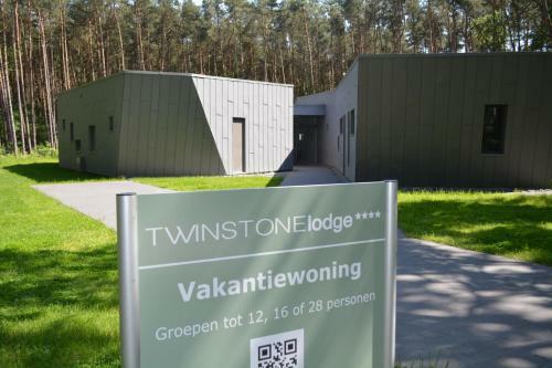 Twinstone Lodge