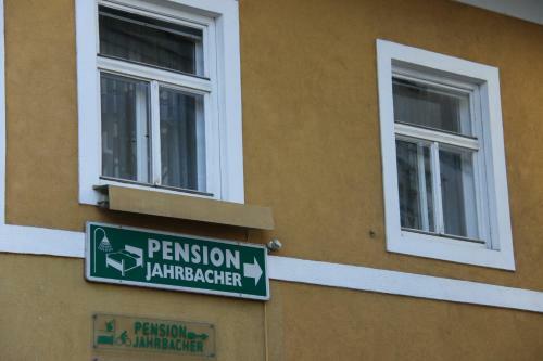 Hostal Pension Jahrbacher