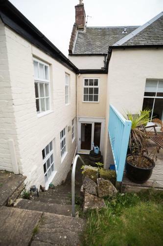 Lahloo Bed And Breakfast
