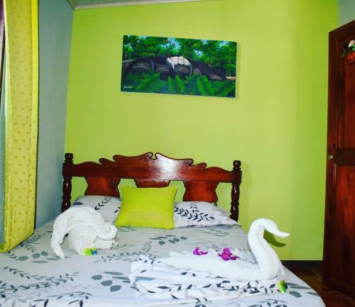 Hostal Cabinas The Corner