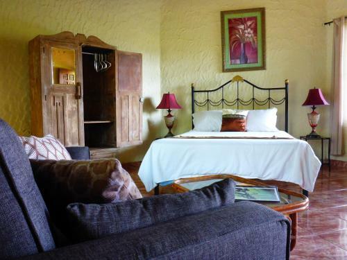 Hotel The Golden Frog Inn