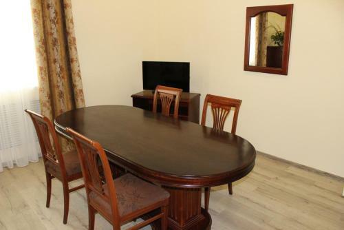 Hotel Zolotoy Lev