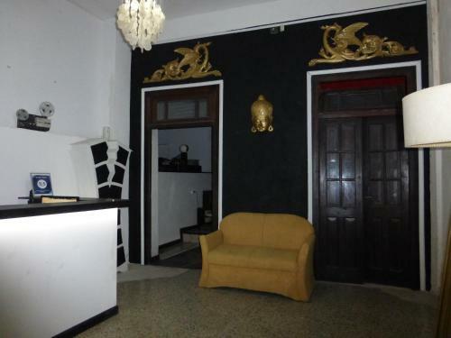 Hostal Bardot Hostel