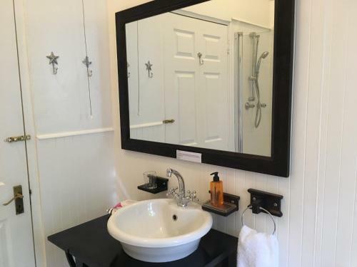 5th House B&B