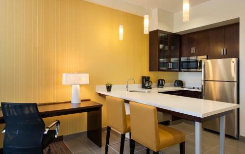 Hotel Residence Inn By Marriott Calgary South