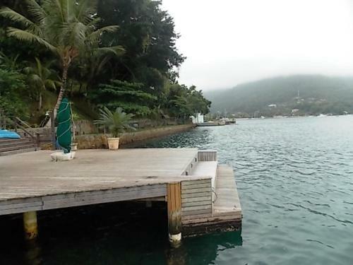 Casa Grande Em Angra