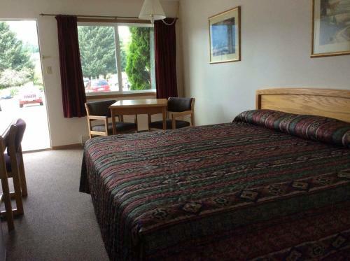 The Chalet Motel
