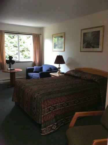 The Chalet Motel