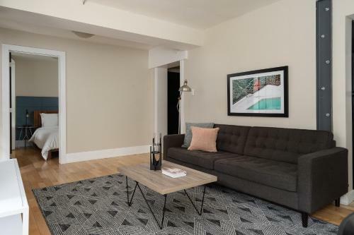 Avenue Lincoln Apartments