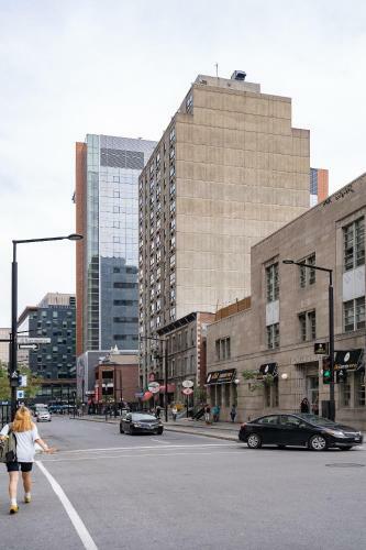 Avenue Lincoln Apartments