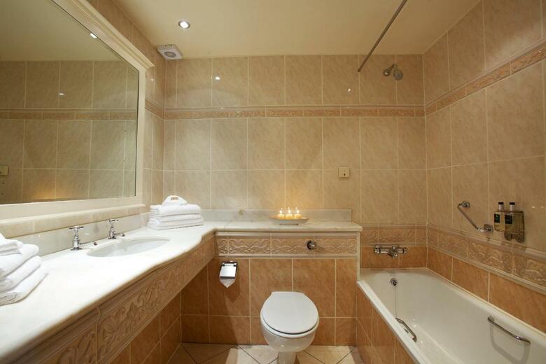 Arbutus Hotel