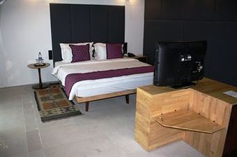 Mana Hotel