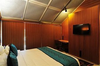 Mana Hotel