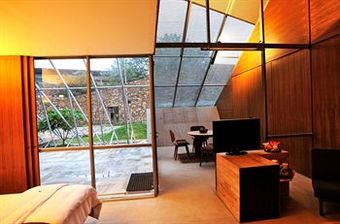 Mana Hotel