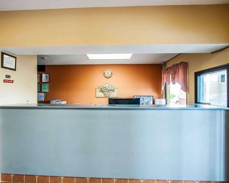 Hotel Econo Lodge Inn & Suites