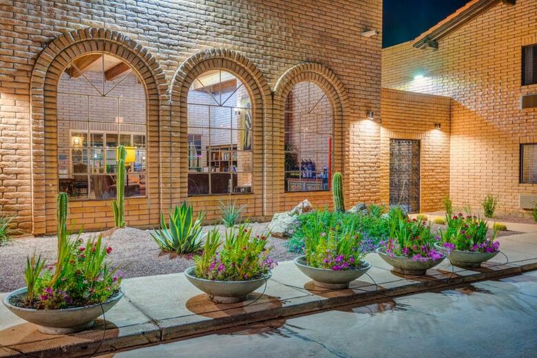 Hotel Sierra Suites