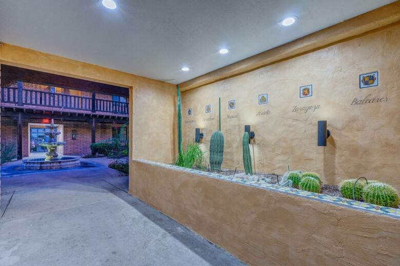 Hotel Sierra Suites
