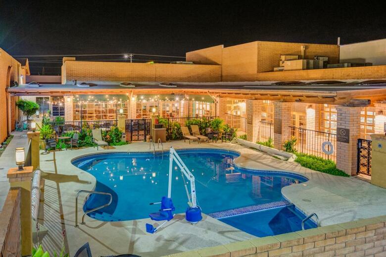 Hotel Sierra Suites