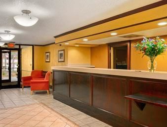 Hotel Baymont Inn And Suites Pensacola