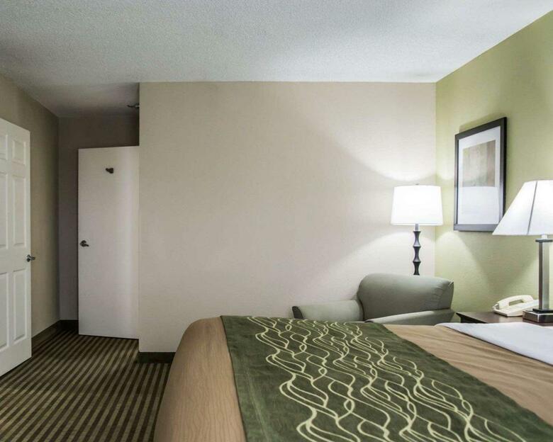 Hotel Comfort Inn & Suites