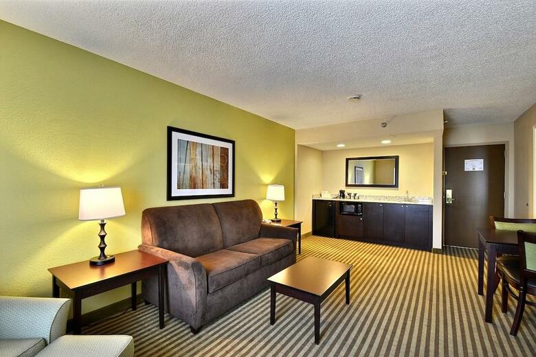 Hotel Comfort Inn & Suites