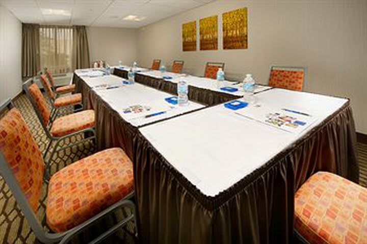 Hotel Holiday Inn Express Waldorf