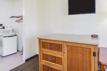 Motel Travelodge Fullerton Near Anaheim