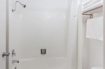 Motel Travelodge Fullerton Near Anaheim