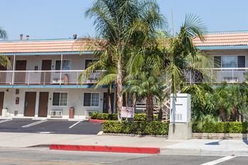 Motel Travelodge Fullerton Near Anaheim