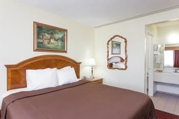 Motel Travelodge Fullerton Near Anaheim