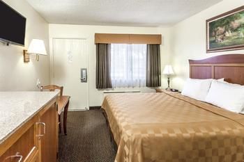 Motel Travelodge Fullerton Near Anaheim