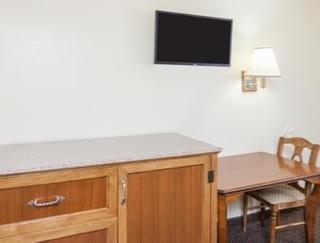 Motel Travelodge Fullerton Near Anaheim